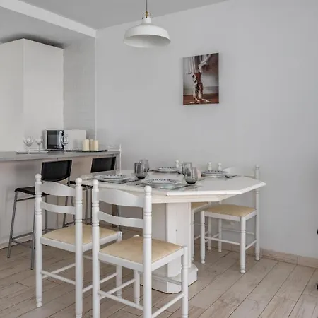 Cozy Terrace With Pool In By Costarentals - Ref 206 Apartment